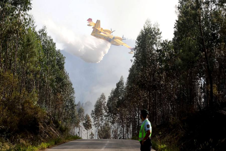 Los expertos ven en este incendio un aviso de lo que puede suceder en España. «Si no llueve va a ser realmente duro»