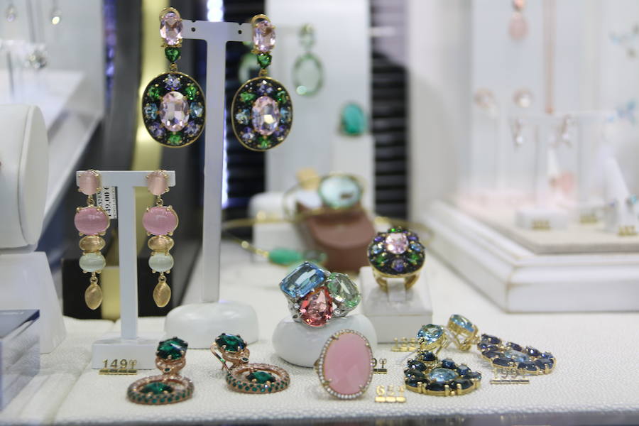 Joyas de moda, en Acebo