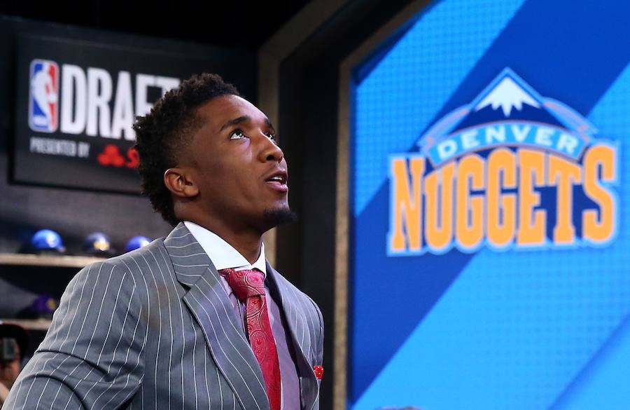 Donovan Mitchell, seleccionado con el número 13 por los Nuggets, aunque jugará en los Jazz.