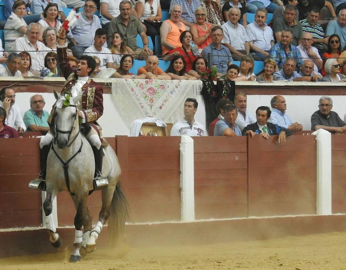 Las mejores imágenes de la corrida de rejones (I)