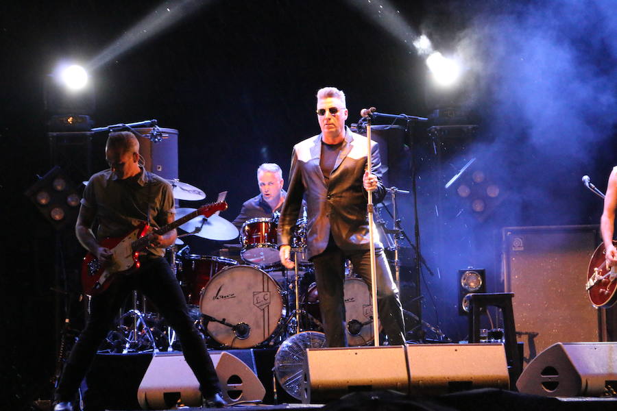 Loquillo encandila a León