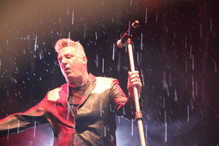 Loquillo encandila a León