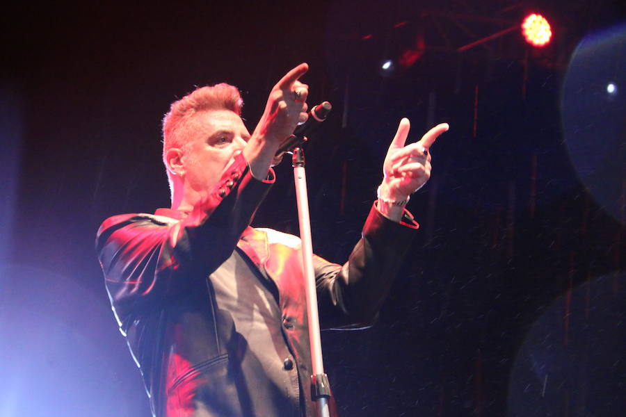 Loquillo encandila a León