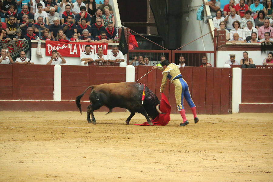 Las mejores imágenes de la corrida de toros de Fiestas de San Juan y San Pedro (II)