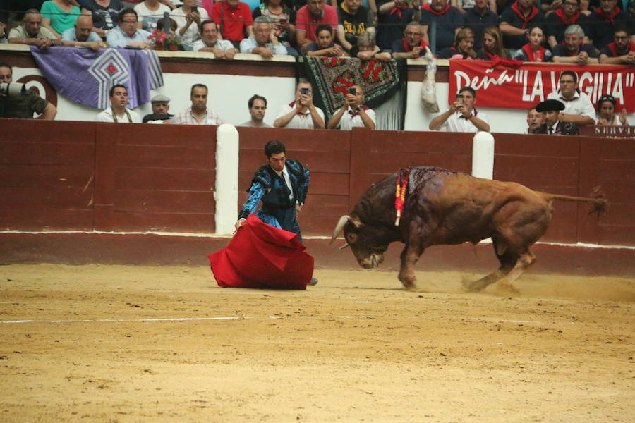 Las mejores imágenes de la corrida de toros de Fiestas de San Juan y San Pedro (II)
