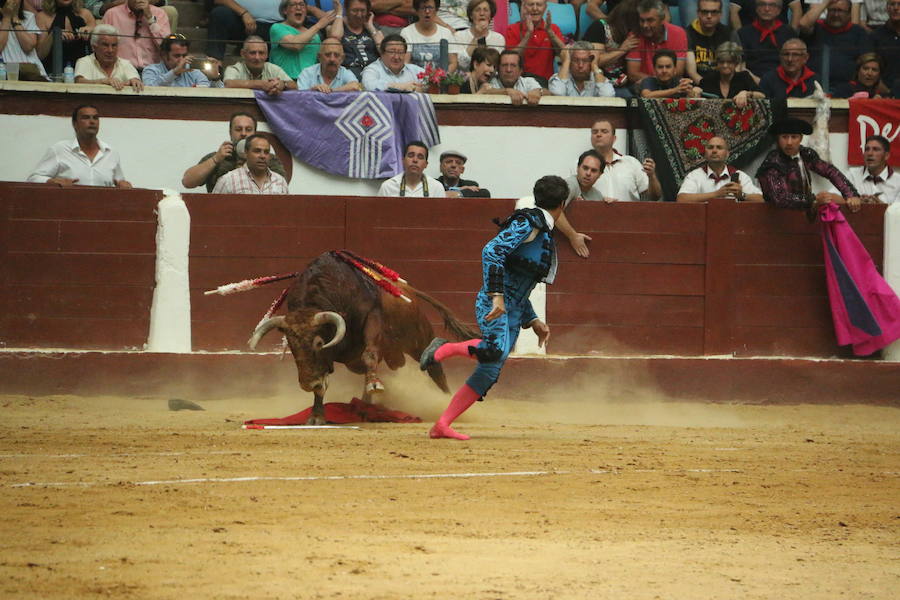 Las mejores imágenes de la corrida de toros de Fiestas de San Juan y San Pedro (II)