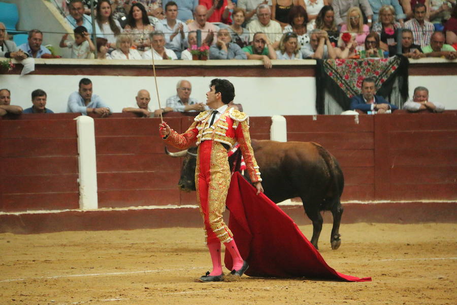 Las mejores imágenes de la corrida de toros de Fiestas de San Juan y San Pedro (II)