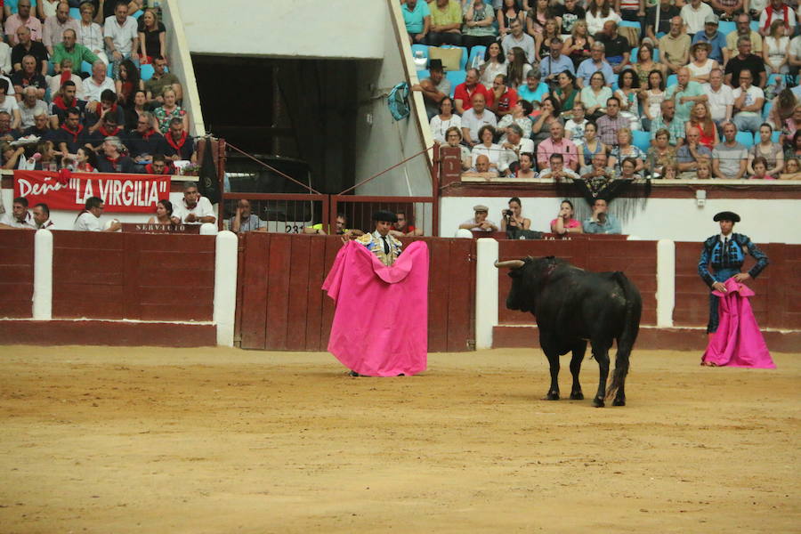 Las mejores fotos de la corrida de toros de Fiestas de San Juan y San Pedro
