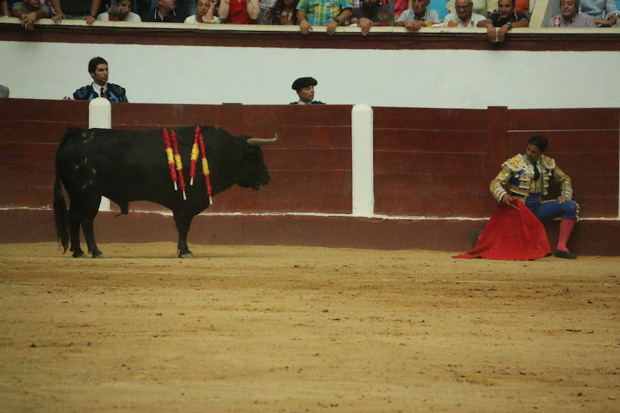Las mejores fotos de la corrida de toros de Fiestas de San Juan y San Pedro