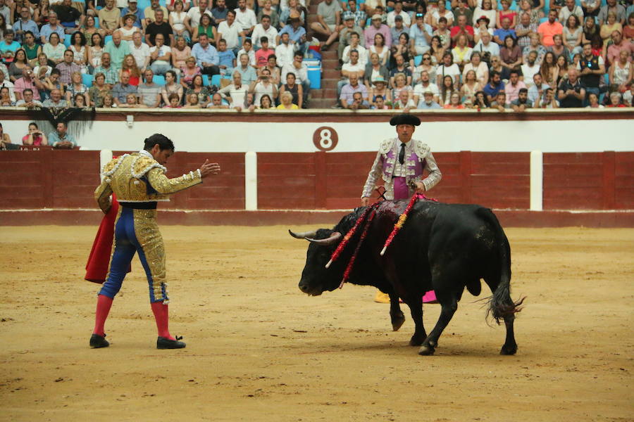 Las mejores fotos de la corrida de toros de Fiestas de San Juan y San Pedro