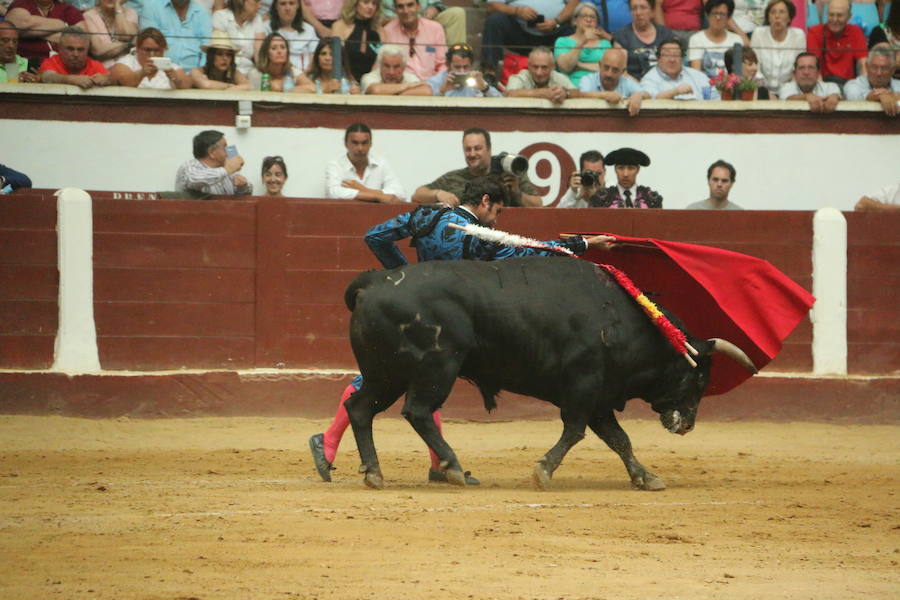 Las mejores fotos de la corrida de toros de Fiestas de San Juan y San Pedro