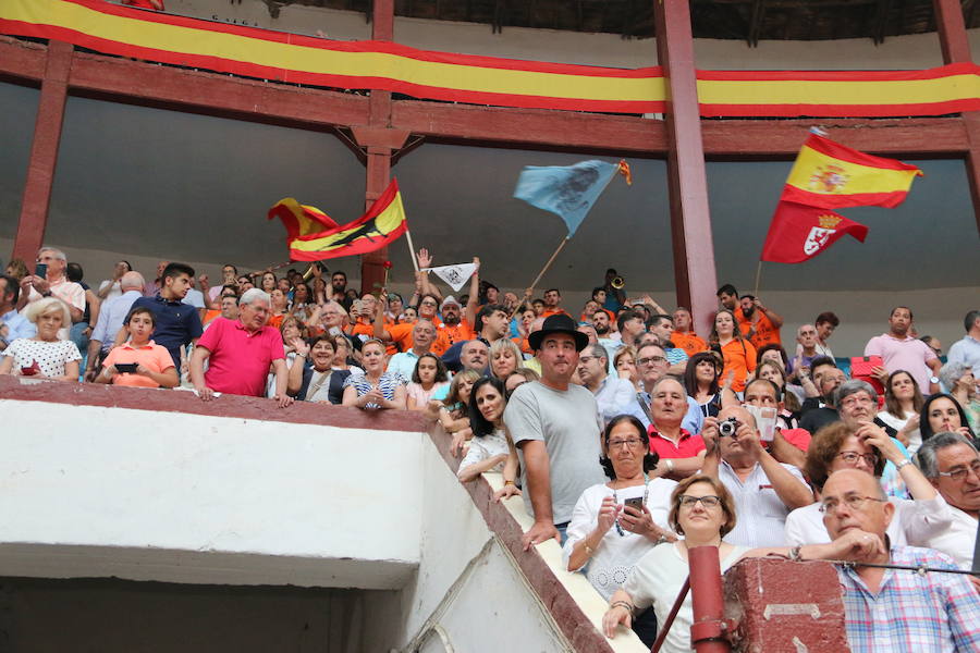 Las mejores fotos de la corrida de toros de Fiestas de San Juan y San Pedro