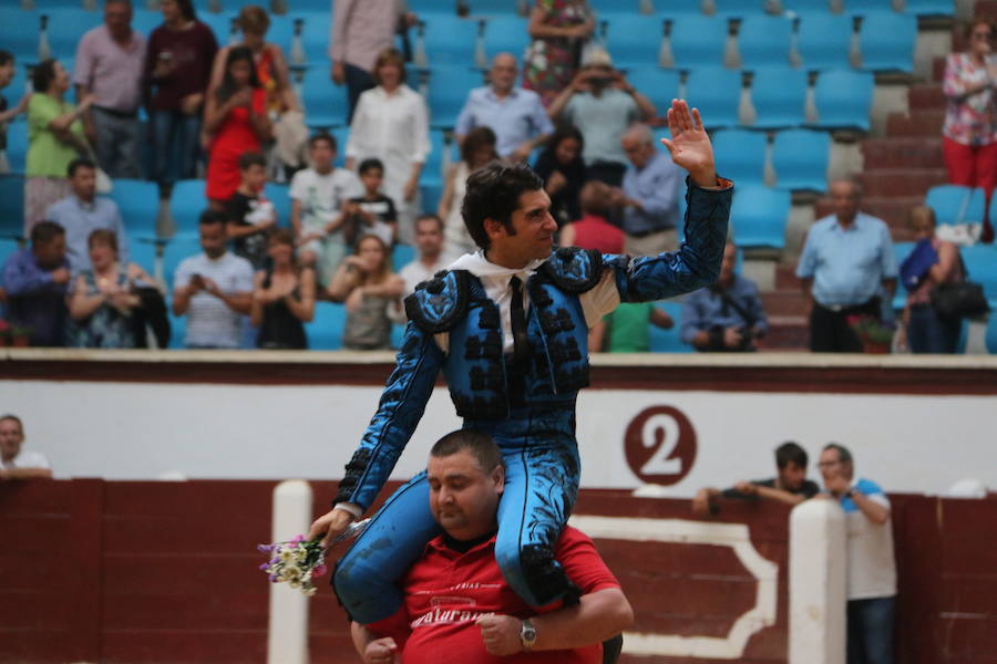 Las mejores fotos de la corrida de toros de Fiestas de San Juan y San Pedro