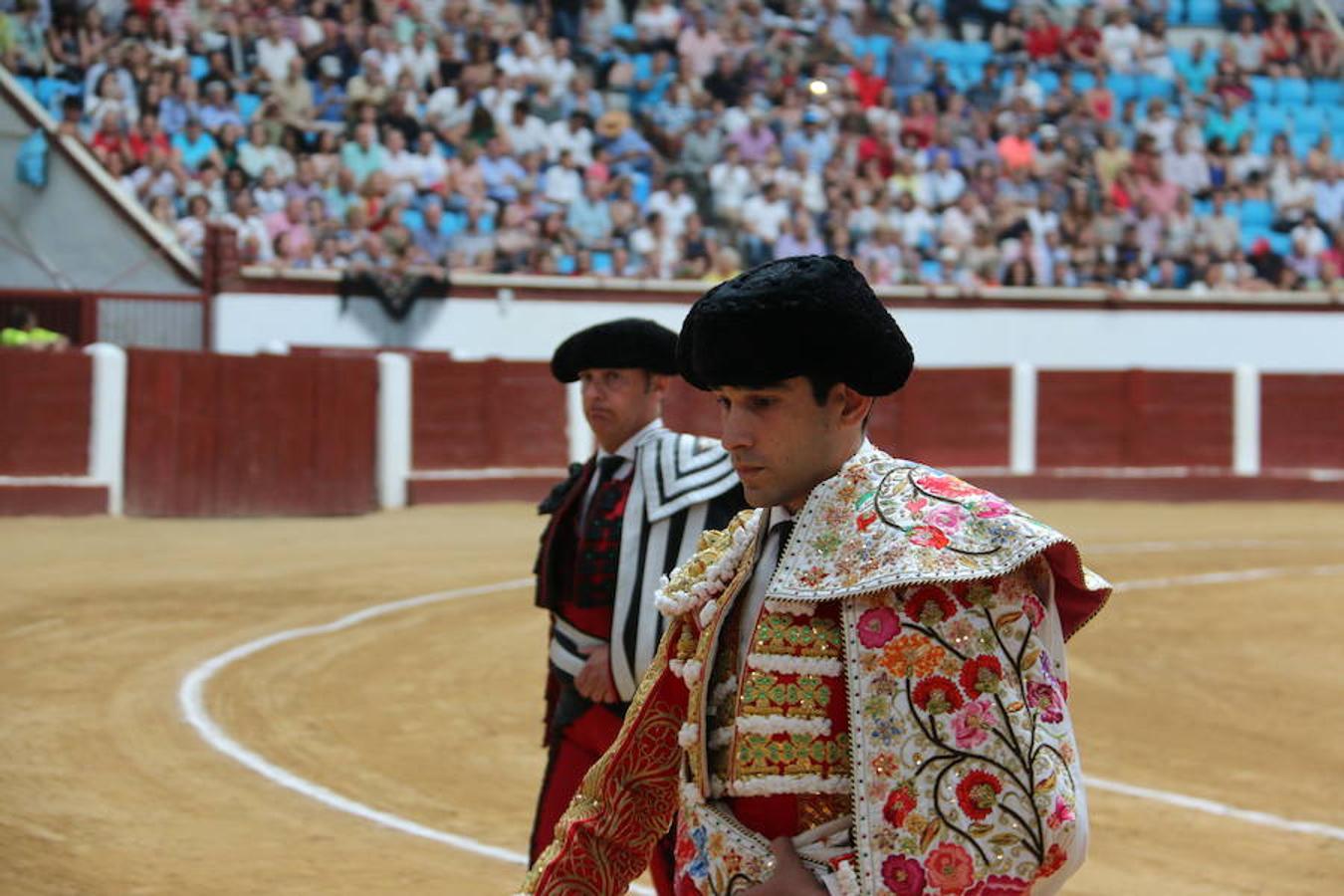 Las mejores imágenes de la corrida de toros de Fiestas de San Juan y San Pedro