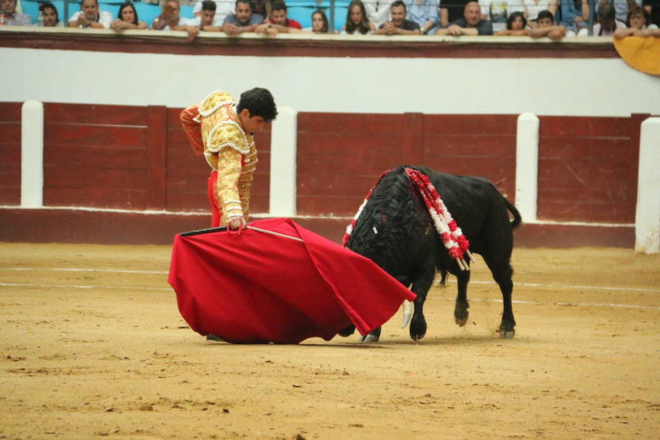 Las mejores imágenes de la corrida de toros de Fiestas de San Juan y San Pedro