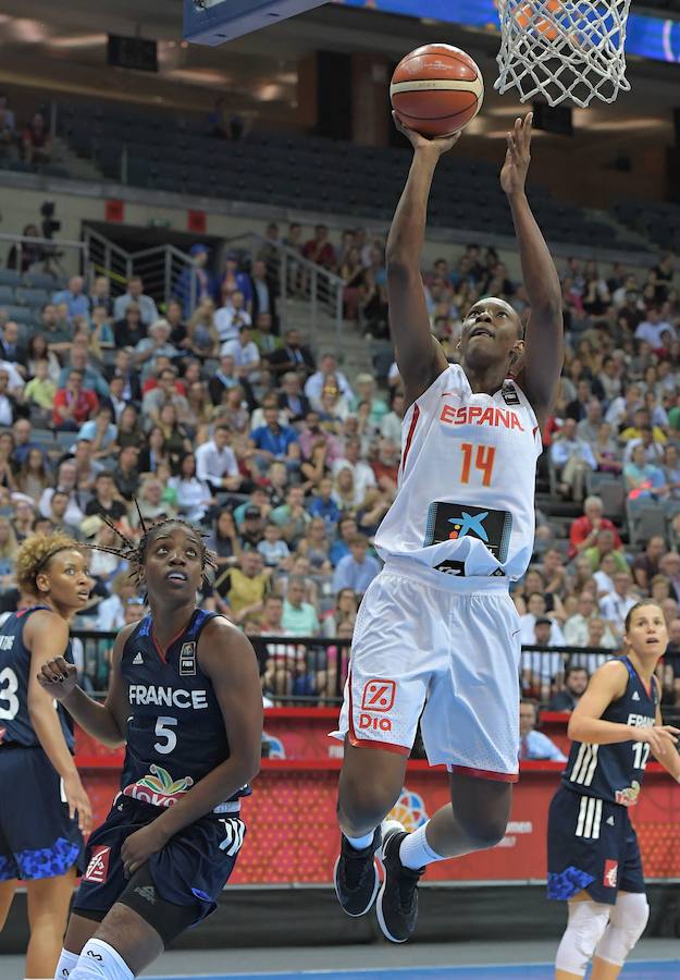 La selección española se impuso a Francia para proclamarse campeona de Europa de baloncesto en Praga.