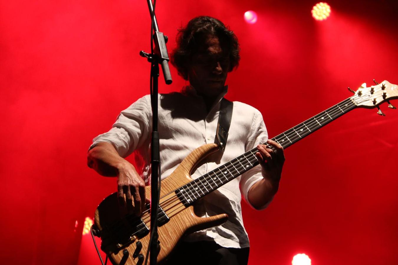 El grupo leonés vuelve a la Plaza Mayor después de 16 años con un concierto que ha hecho vibrar miles de personas.