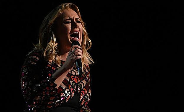 Adele, durante un concierto. 