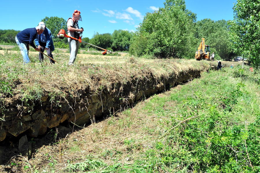 Una hacendera pone al descubierto un tramo de las calzadas que unían Astorga con Zaragoza y Mérida