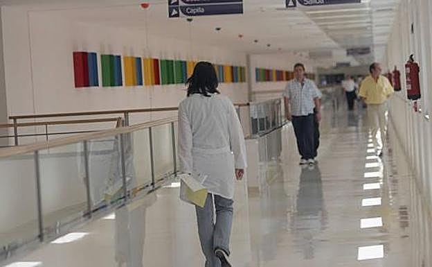 Empleada sanitaria en un hospital de Castilla y León.
