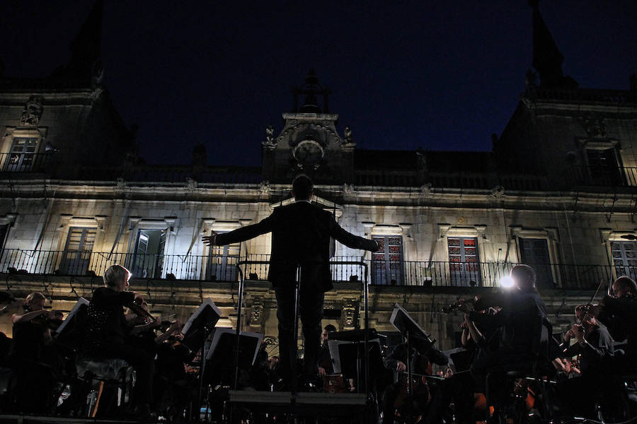 La Oscyl en la Plaza Mayor de León