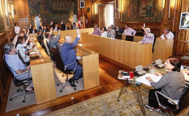 El pleno, durante la aprobación de la memoria. 