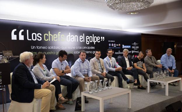 Los participantes en la mesa redonda. 