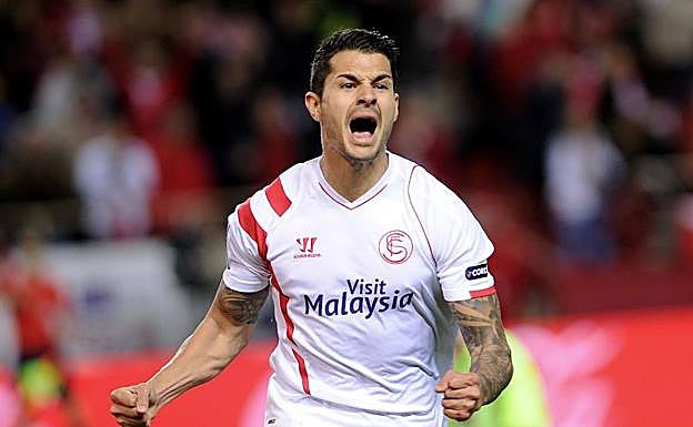 Vitolo en un partido con el Sevilla.
