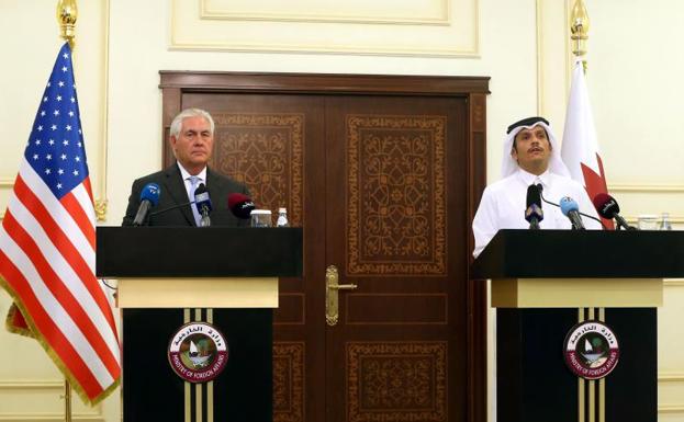 Rex Tillerson y Mohamed ben Abderrahman Al Thani.