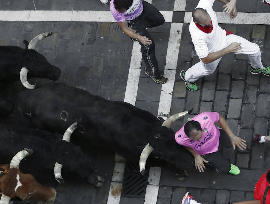 Los toros de Victoriano cumplen las espectativas en encierro rápido y limpio.