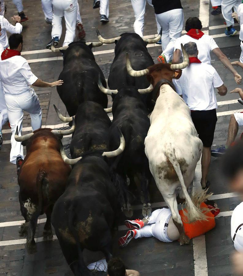 Los toros de Victoriano cumplen las espectativas en encierro rápido y limpio.