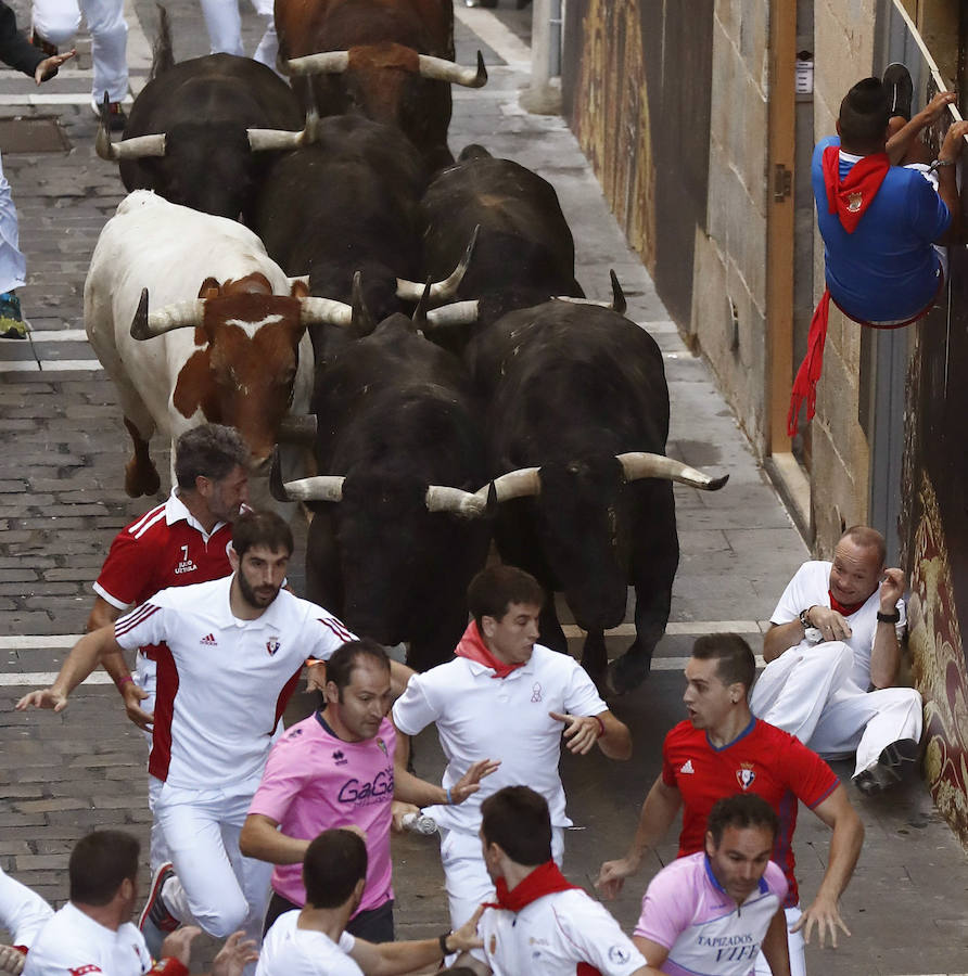 Los toros de Victoriano cumplen las espectativas en encierro rápido y limpio.