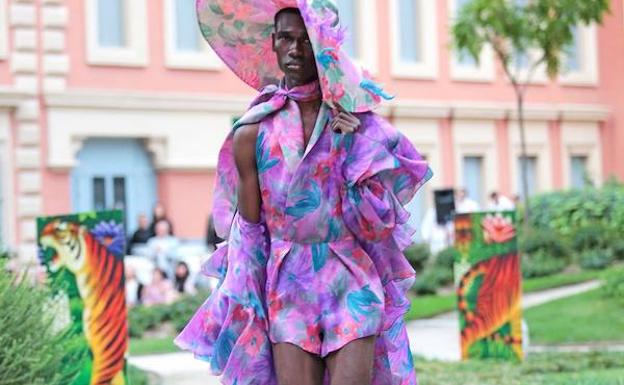 Imagen del vestido en el desfile de Palomo Spain. 