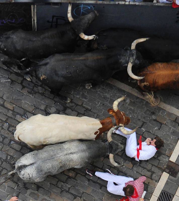 La mítica ganadería Miura protagoniza el encierro más rápido y con más heridos