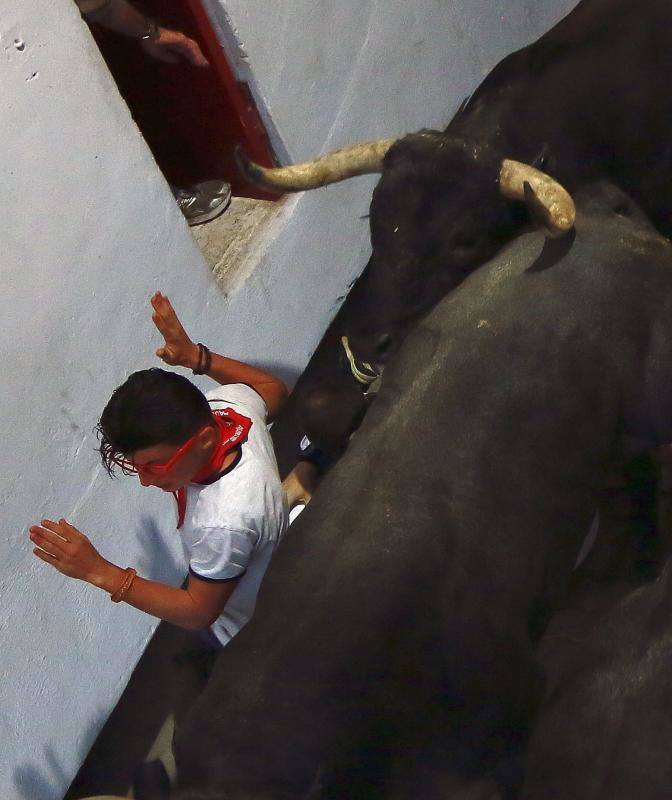 La mítica ganadería Miura protagoniza el encierro más rápido y con más heridos