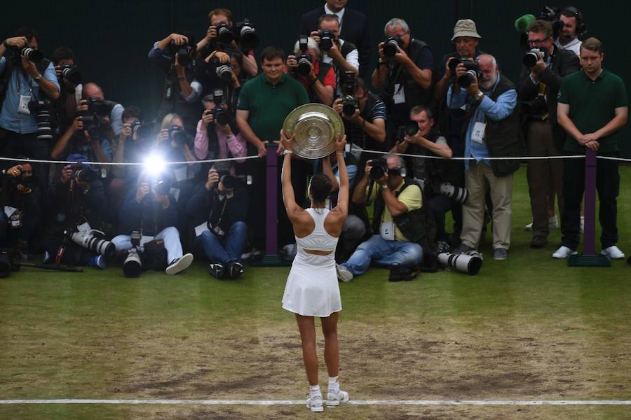 La española consiguió su segundo grande tras derrotar a Venus Williams por 7-5 y 6-0.