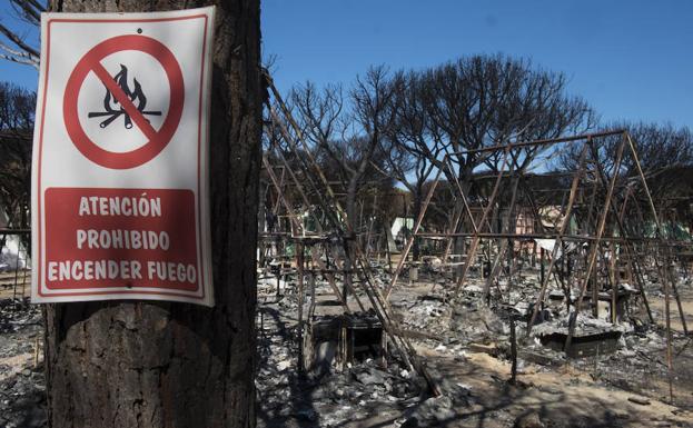 Camping de Doñana, tras el incendio declarado en el paraje La Peñuela de Moguer. 