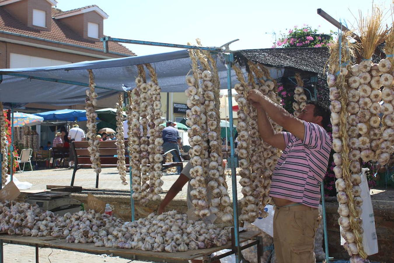 Las mejores imágenes de la Feria del Ajo de Veguellina