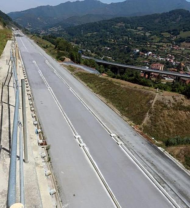 La obra de la plataforma de la Variante, a punto de acabar después de trece años