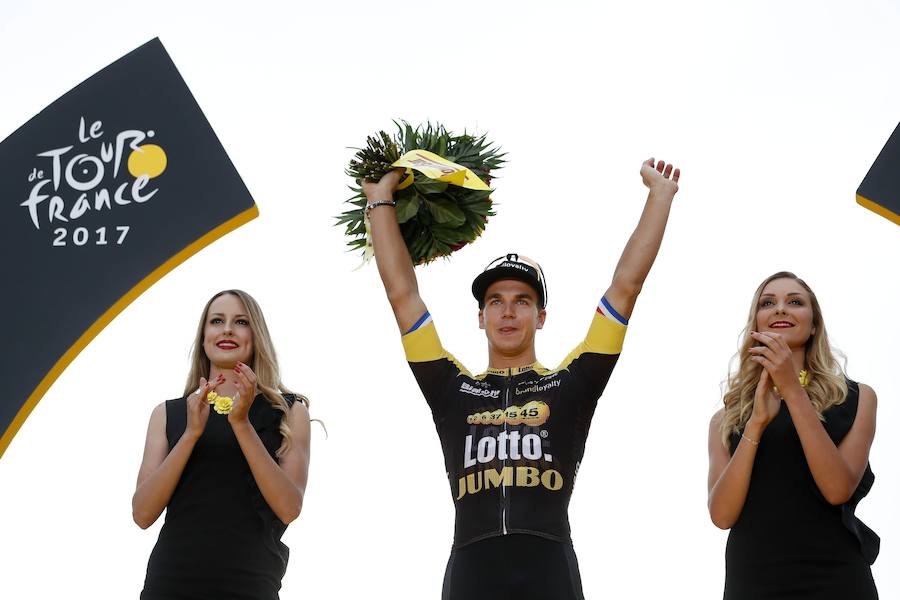 El holandés Dylan Groenewegen, tras ganar la etapa en París. 