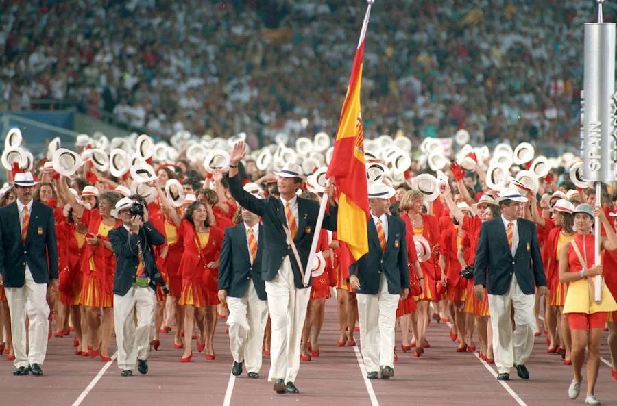 El príncipe Felipe, como abanderado del equipo español en las olimpiadas de Barcelona 92.