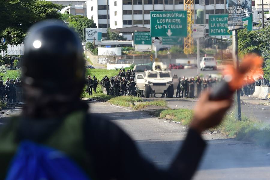 La convulsa jornada de votación para la Asamblea Constituyente se salda con al menos seis muertos