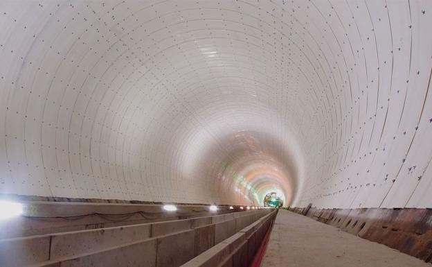 Imagen de un túnel en el interior de la Variante.