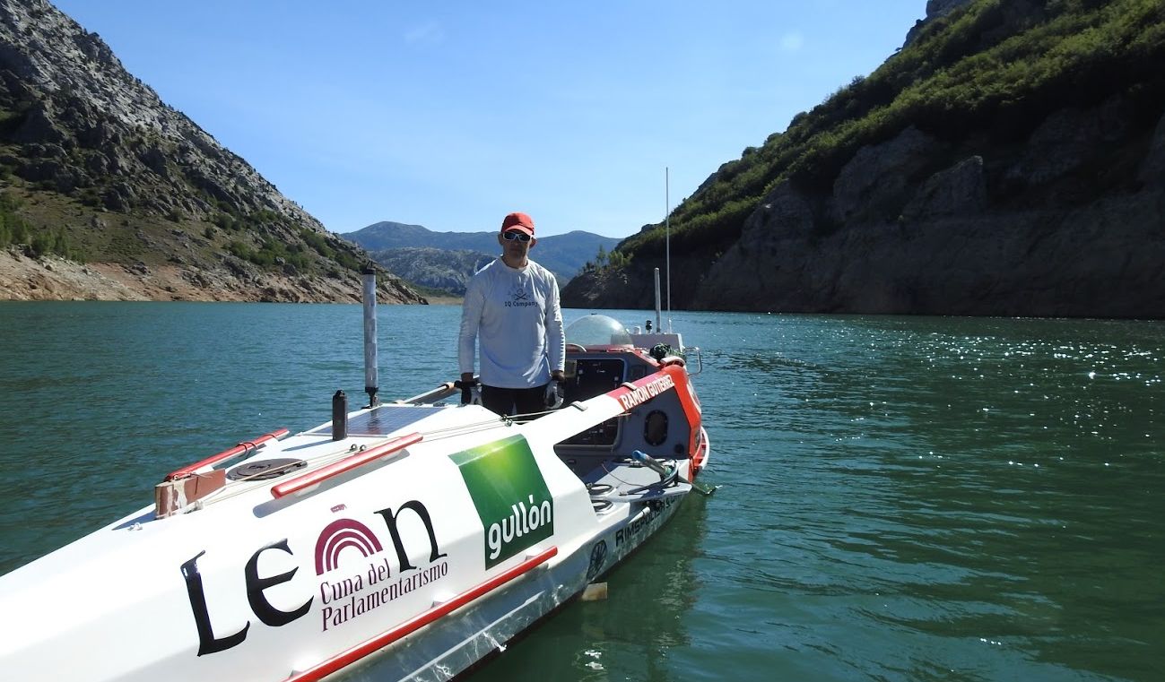 Ramón Gutiérrez surcará el Atlántico desde la isla de Hierro a la isla de Guadalupe | Tendrá que remar 4.700 kilómetros durante 60 días para conseguir unir los dos continente