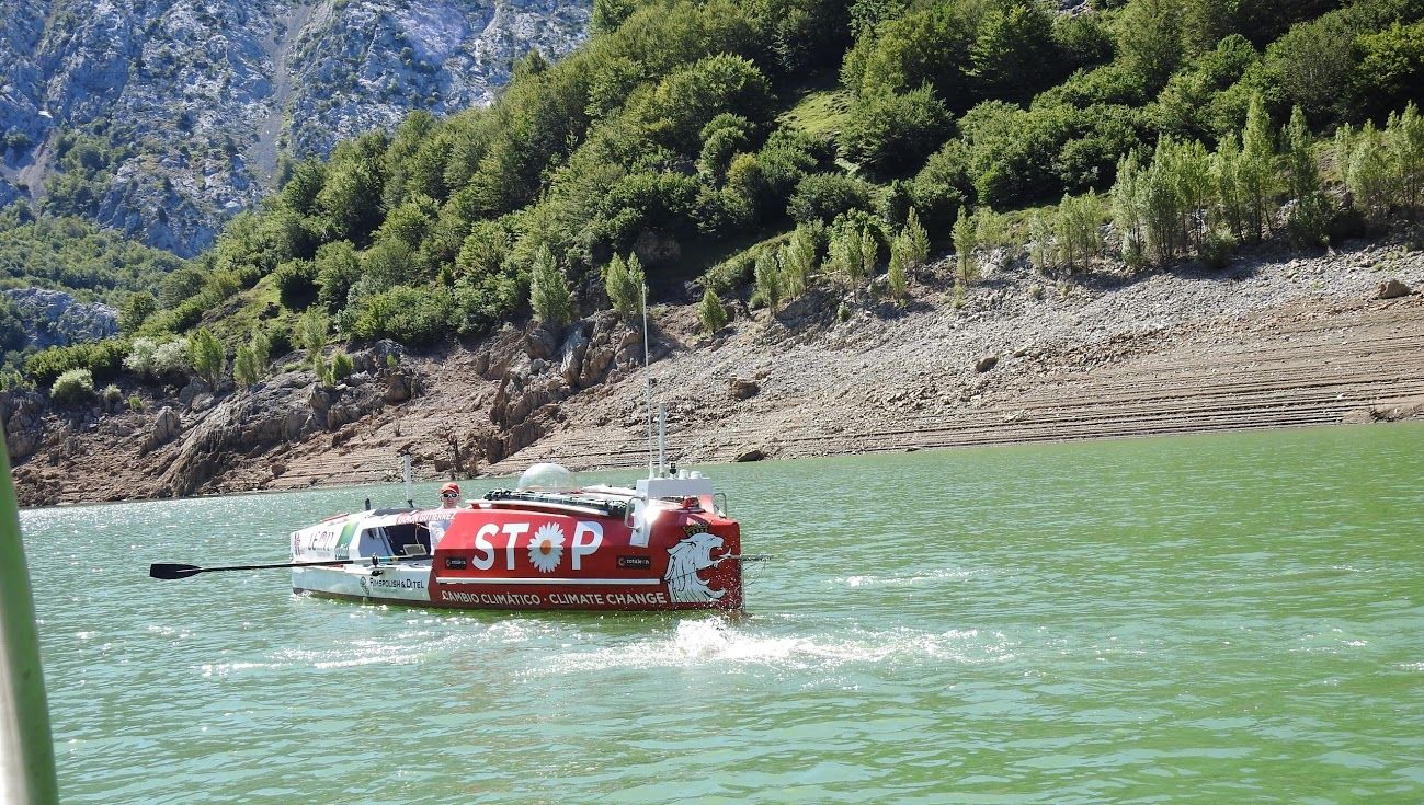 Ramón Gutiérrez surcará el Atlántico desde la isla de Hierro a la isla de Guadalupe | Tendrá que remar 4.700 kilómetros durante 60 días para conseguir unir los dos continente