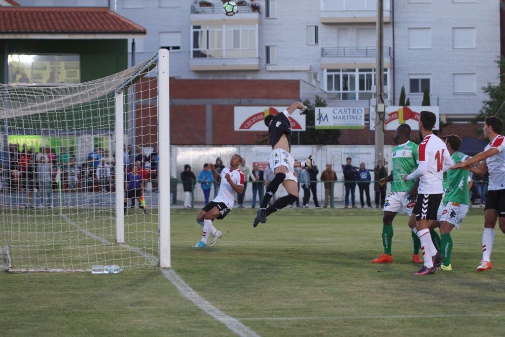 El equipo de Rubén de La Barrera se impone a su 'filial' en un encuentro en el que hubo goles y dudas a la hora de mostrar firmeza defensiva