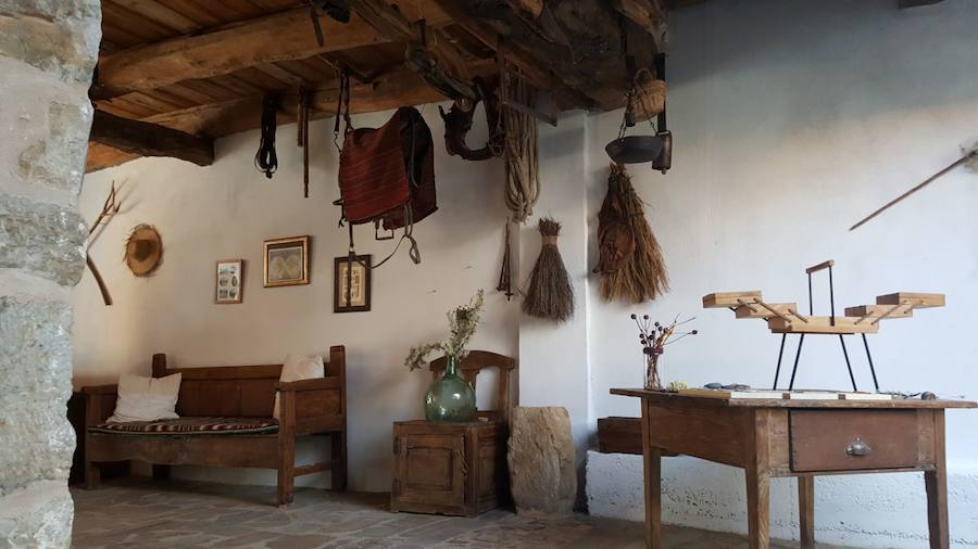 Artesanía y arquitectura se unen en Santa Colomba de Somoza