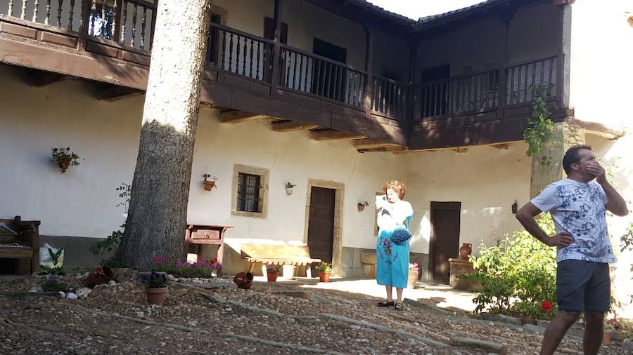 Artesanía y arquitectura se unen en Santa Colomba de Somoza