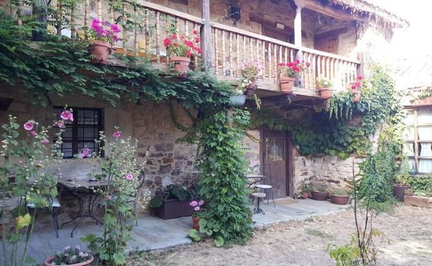 Imagen. Los patios maragatos de Santa Colomba de Somoza lucieron sus 'mejores galas'