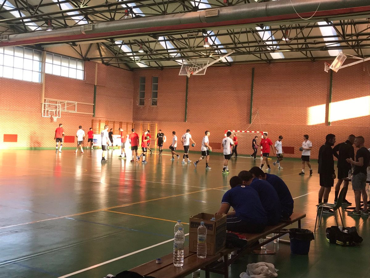 El Abanca Ademar arranca la pretemporada ganando